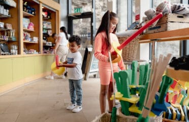 Children shop for Toys