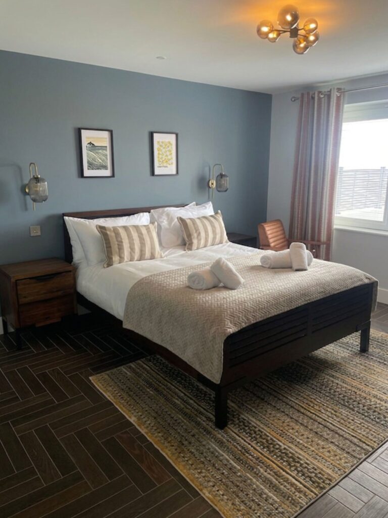 gorund floor bedroom with room for hoist 768x1024